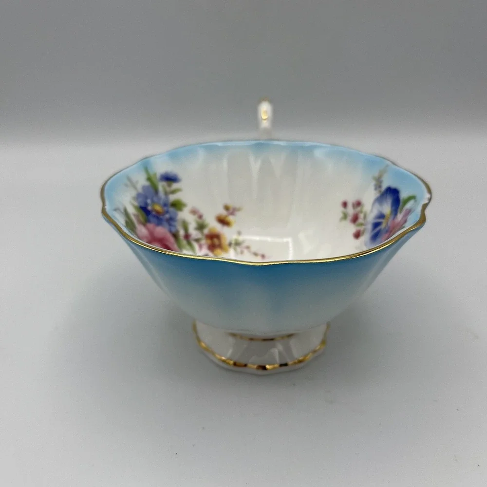 Vtg Queen Anne Cup Saucer Turquoise Blue‎ Floral Cabbage Rose Footed Gold Trim